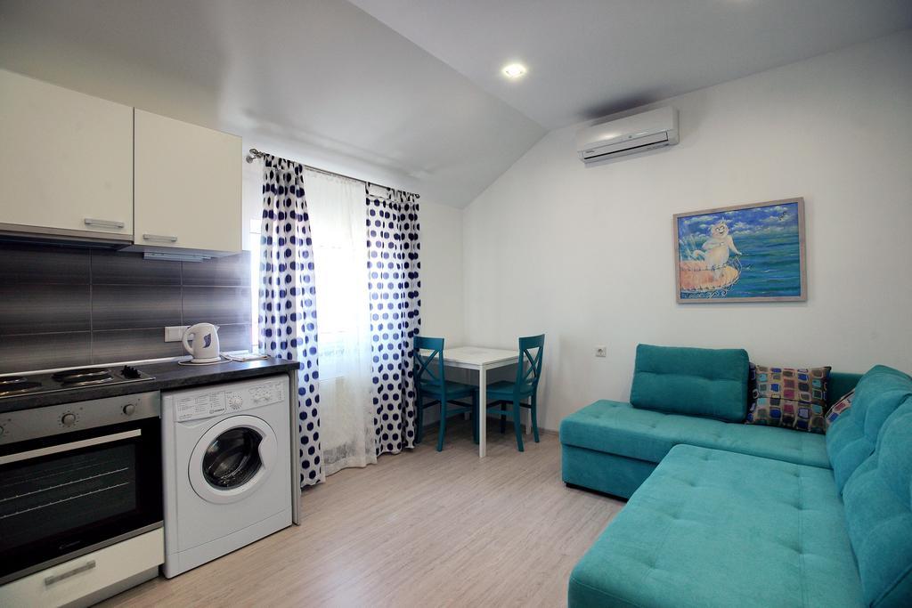 Apartment Zolotoy Bereg 5 Odesa Exterior photo
